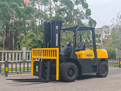 Как заменить топливный фильтр на дизельном вилочном погрузчике?